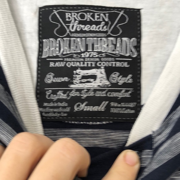 Broken Threads Top - Picture 3 of 5